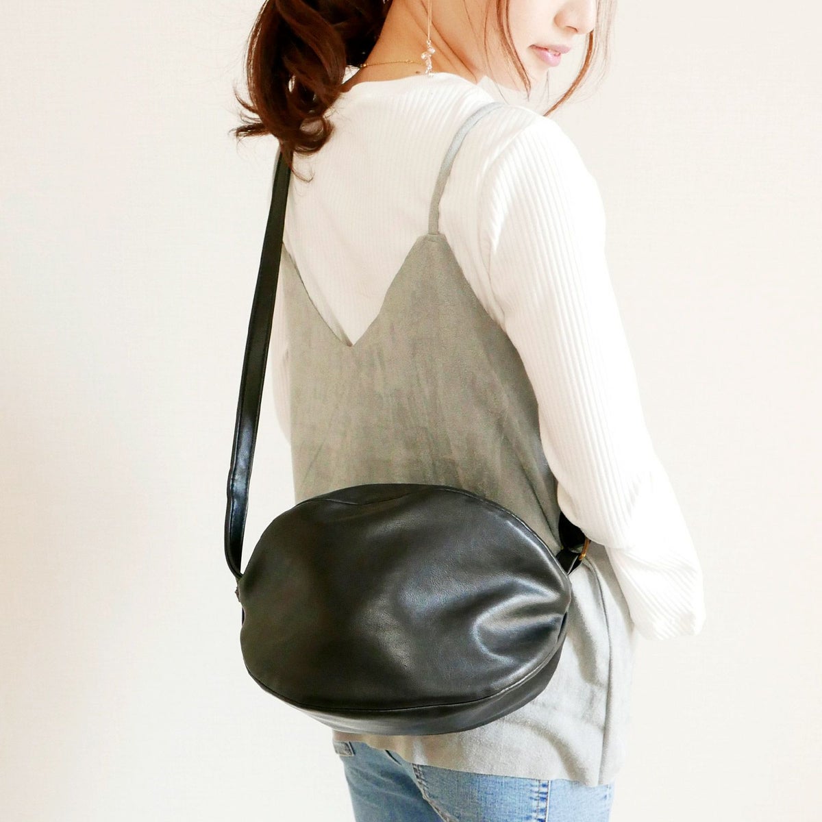 ころんと丸いショルダーバッグPUレザーポーチ