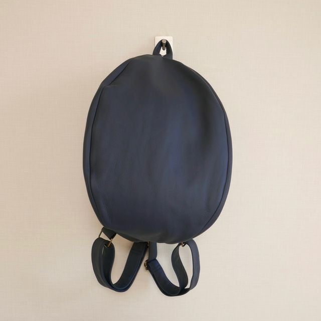 大人可愛いレザーリュックL本革ネイビー