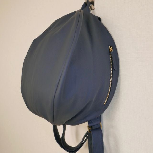 大人可愛いレザーリュックL本革ネイビー