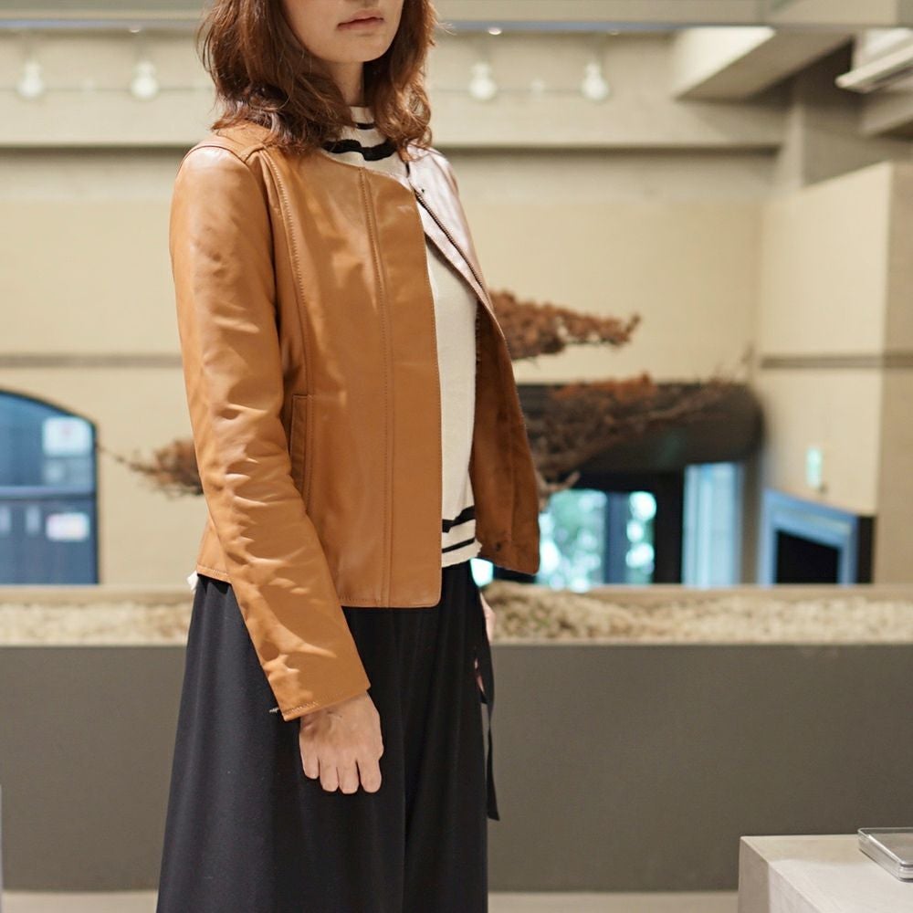 専用★もりのがっこう　ラムレザーノーカラージャケットブルゾン　キャメル ラムレザー ノーカラージャケットブルゾン(キャメル) | もりのがっこう公式