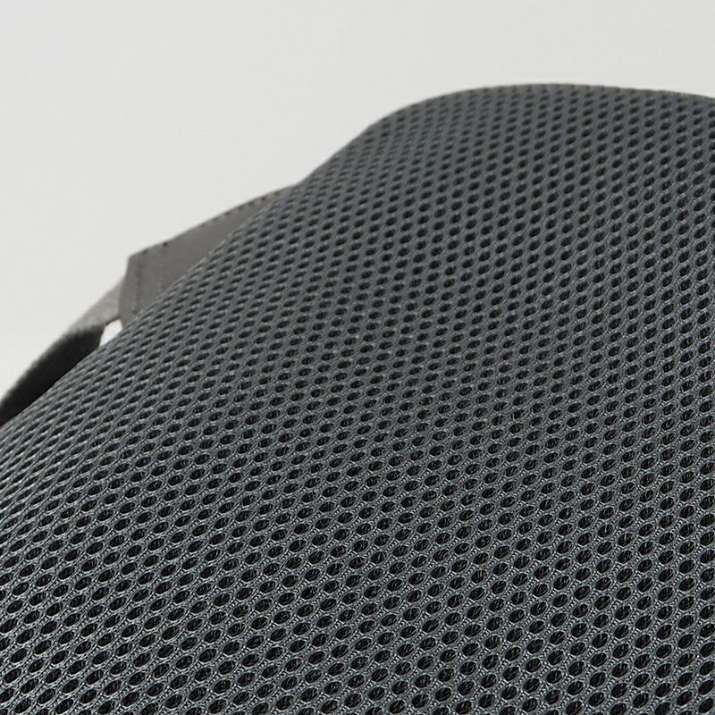 涼しい背中のメッシュ大人のしかくリュック