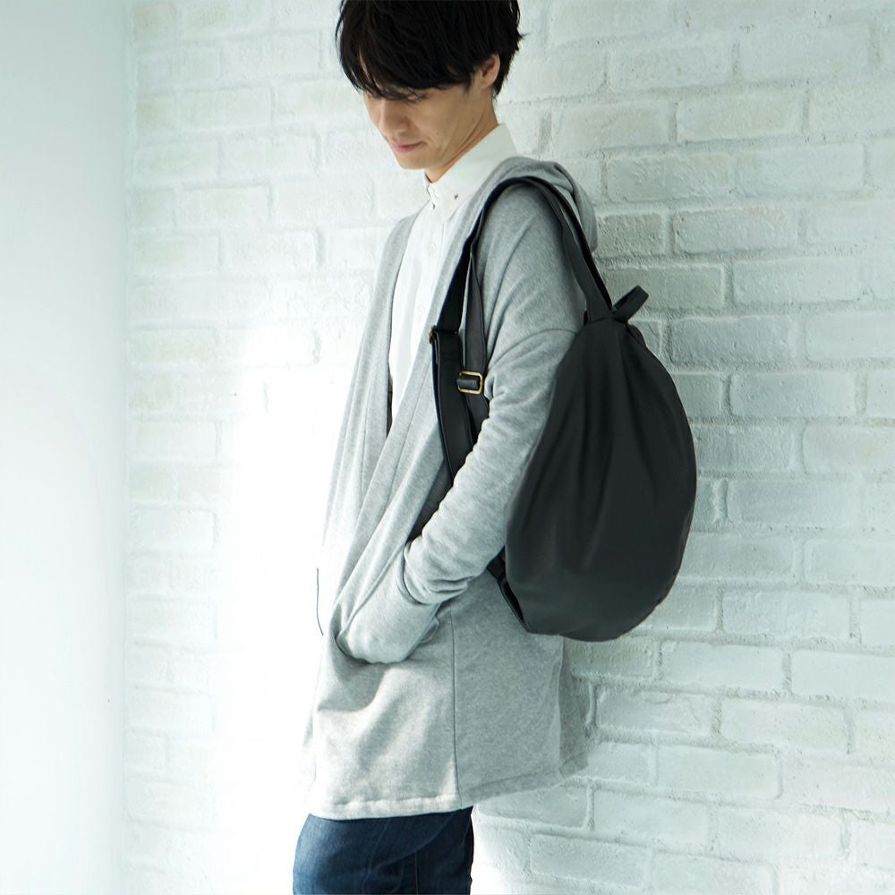 ころんとリュックL大きな黒ブラック男女兼用