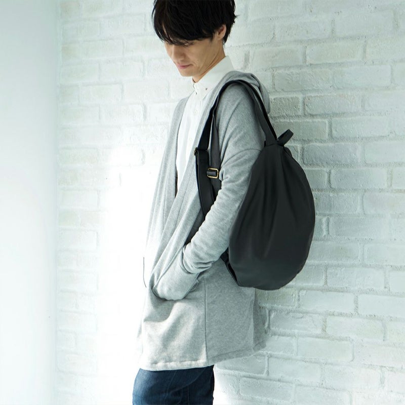 ころんとリュックL大きな黒ブラック男女兼用