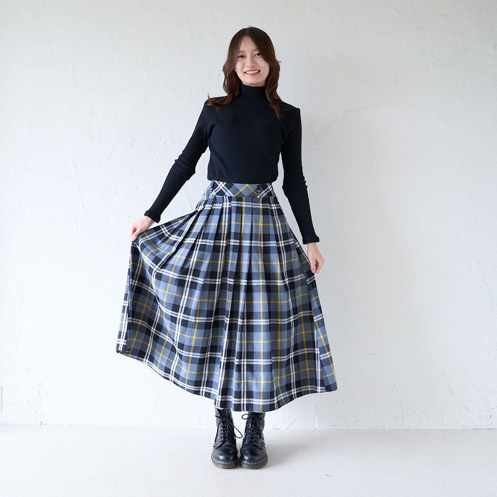 大人のチェック柄タックスカー大人のチェック柄タックスカートもりのがっこうトもりのがっこう