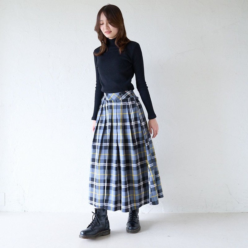 大人のチェック柄タックスカートもりのがっこう