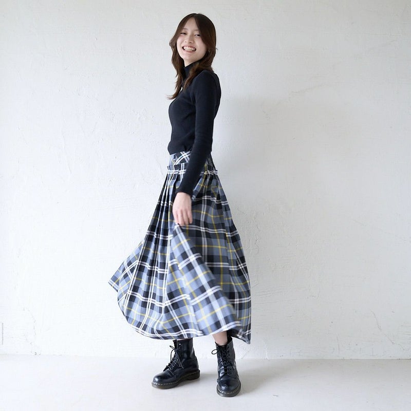 大人のチェック柄タックスカートもりのがっこう