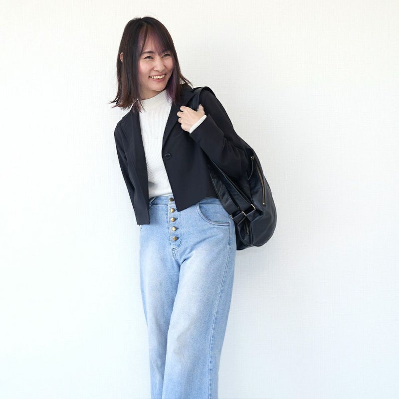 ストレッチ伸縮で普段使いできるショートジャケット