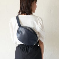 大人のかわいいボディバッグころんと丸いネイビー