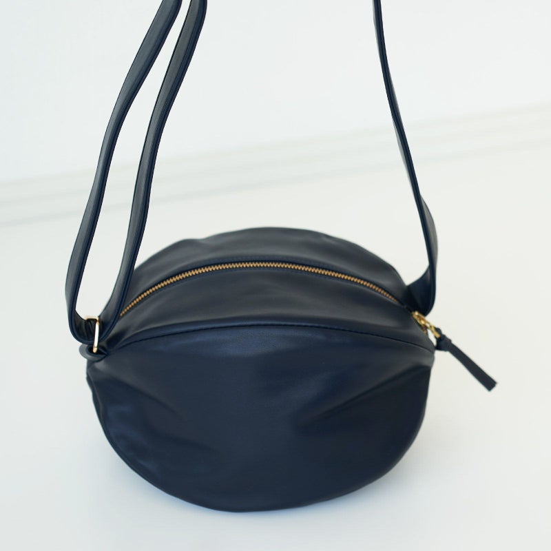 大人のかわいいボディバッグころんと丸いネイビー