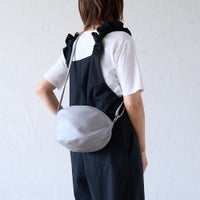 誰ともかぶらないショルダーバッグころんとポーチグレー