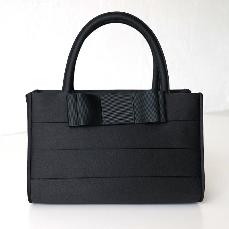 老舗店コラボのフォーマルバッグ大きめA4二つ折り収納