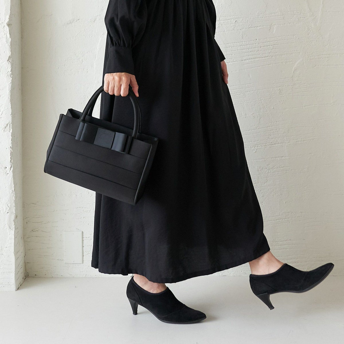 老舗店コラボのフォーマルバッグ大きめA4二つ折り収納