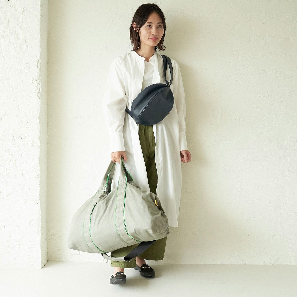 旅行中のスマホ財布収納に便利なポーチとボストンバッグ