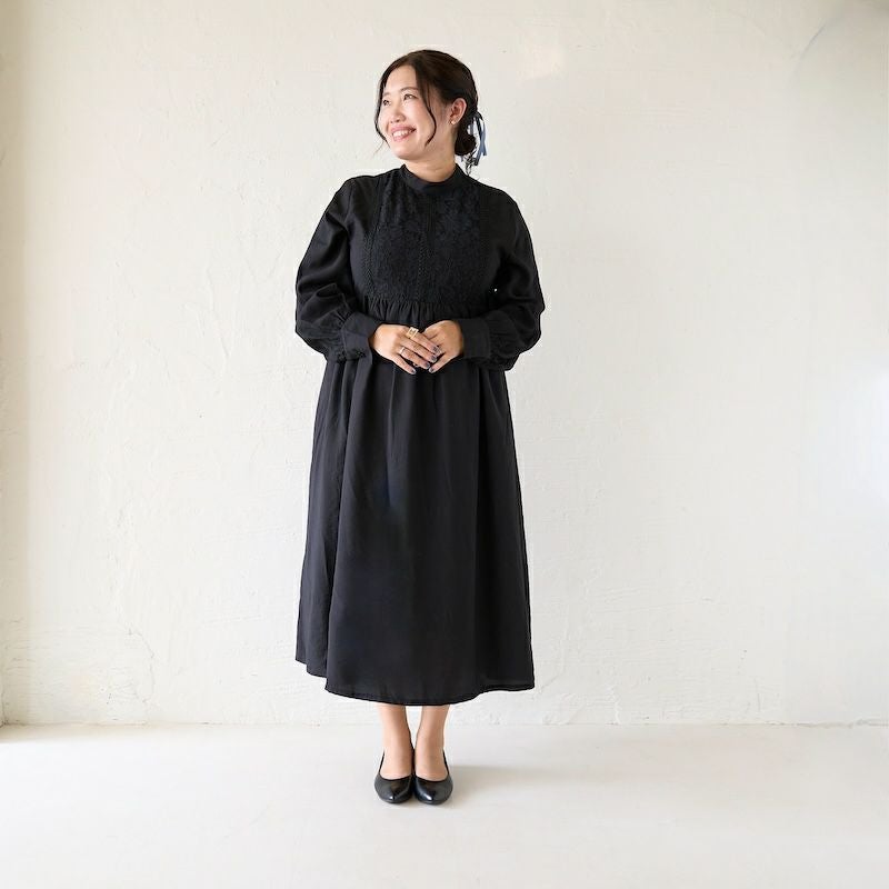 プラスサイズ レースが可愛いフォーマル長袖ワンピースドレス(ブラック