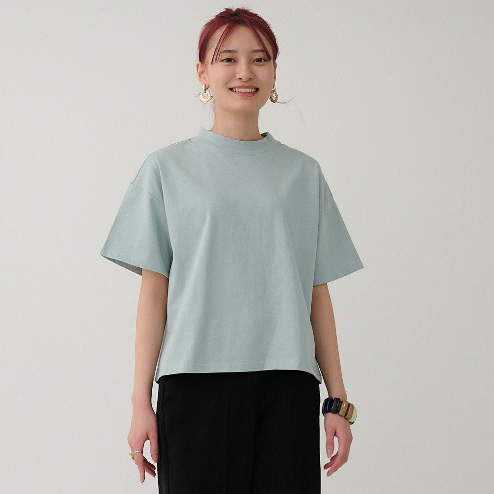 シンプルきれいめモックネックTシャツ(2枚セット ホワイト&ライト