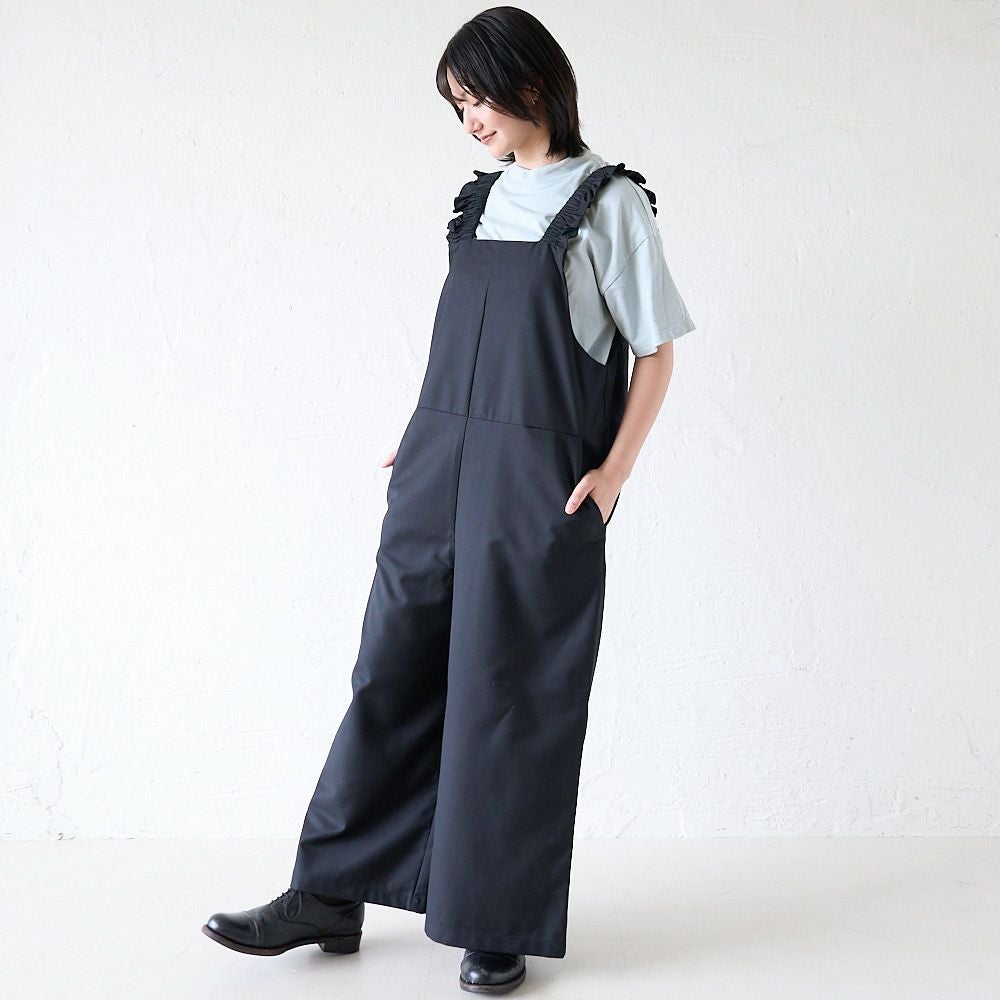 大人可愛いフリルサロペットパンツ(ブラック) 小柄さん | もりのがっ
