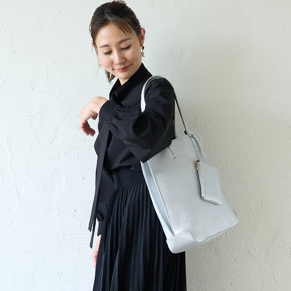 もりのがっこう蓋付きトートバッグ。A4ファイル、水筒、お財布、スマホ、たくさんはいります