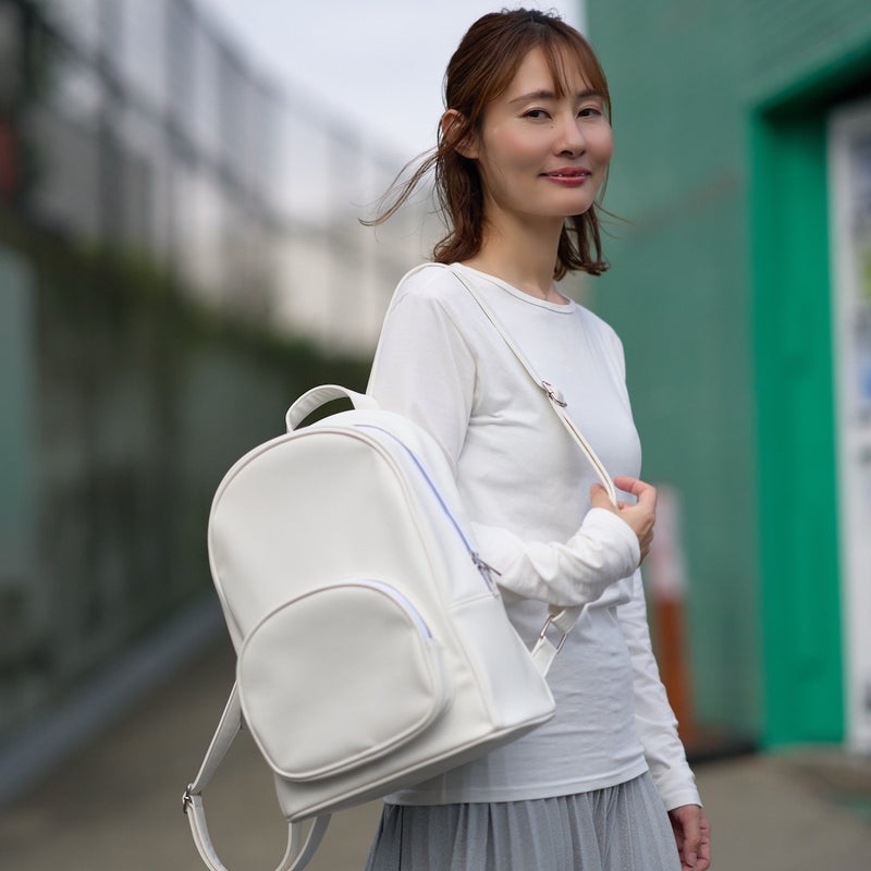 A4が入る軽量トリムリュック ホワイト