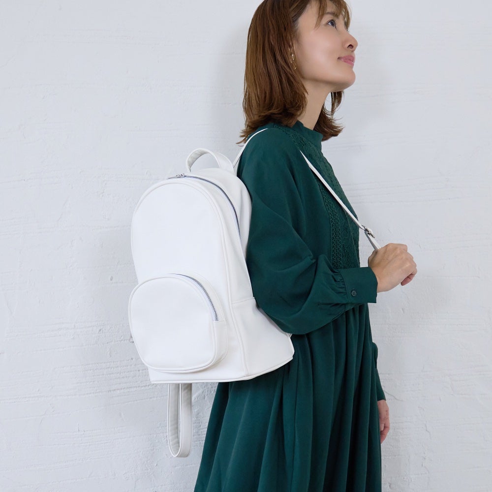 A4が入る軽量トリムリュック ホワイト