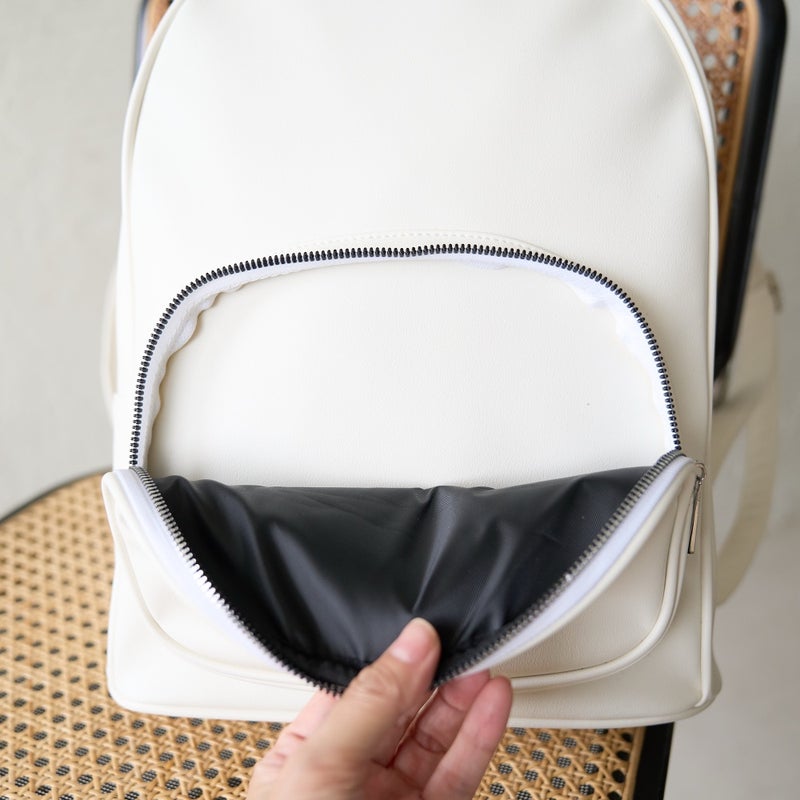 A4が入る軽量トリムリュック ホワイト