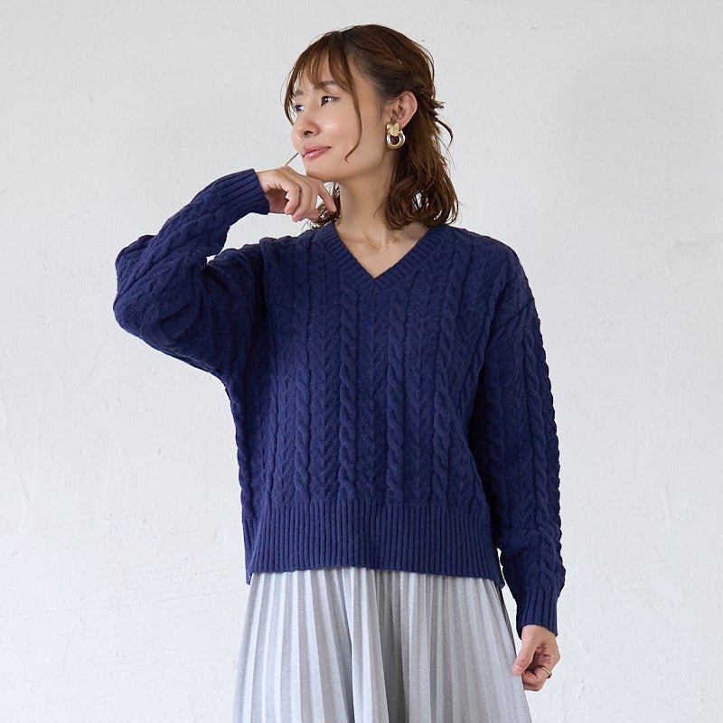 Vネックニット ネイビー 着用写真